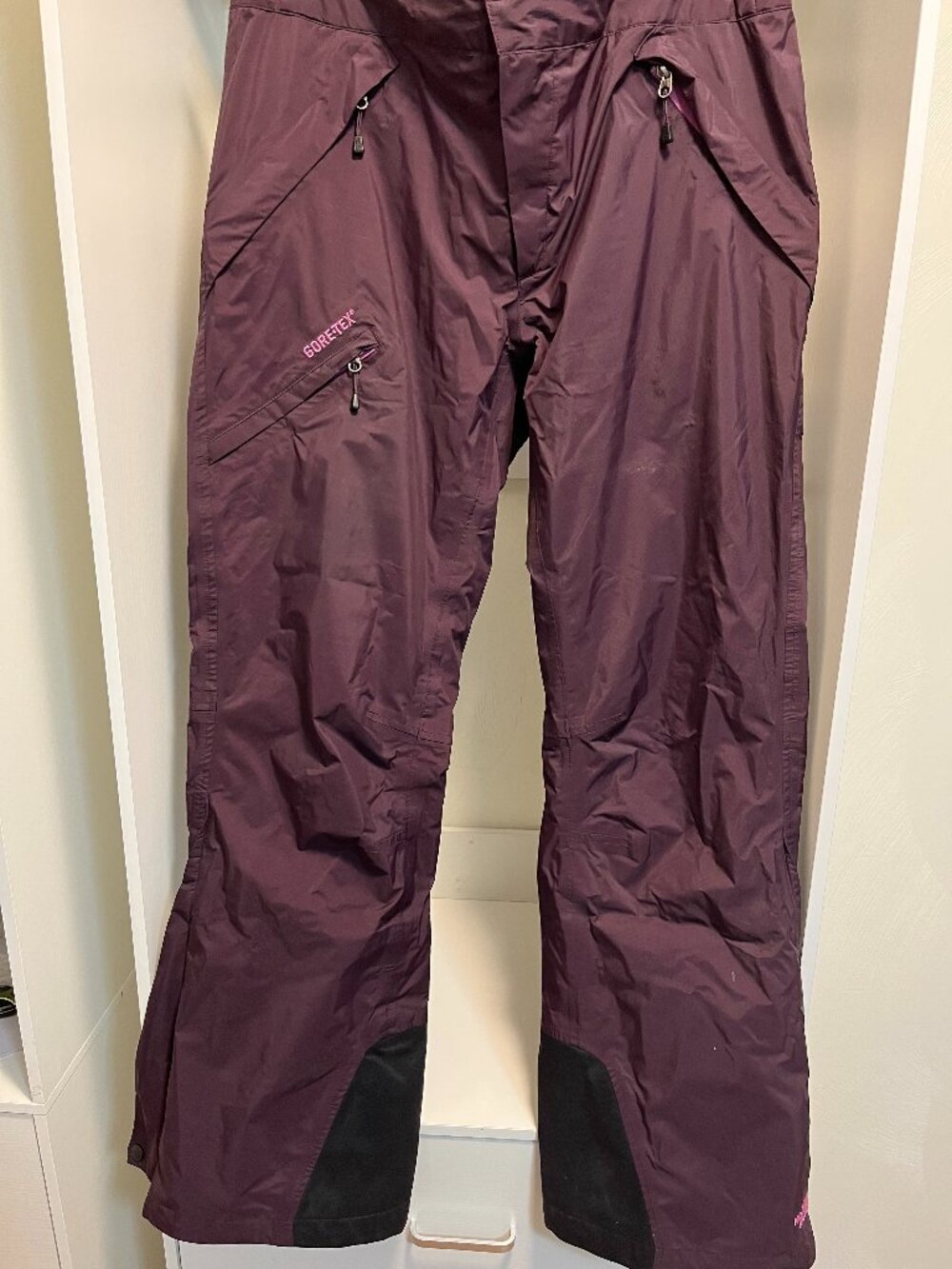 North Face Woman's Gortex Unlined Ski Pant, Size Large, Color Maroon